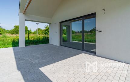 Na predaj moderný 4-izbový rodinný dom v Šoporni