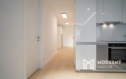 Na prenájom štýlový 3-izbový byt v SKYPARK RESIDENCE s panoramatickým výhľadom
