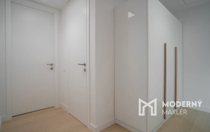 Na prenájom štýlový 3-izbový byt v SKYPARK RESIDENCE s panoramatickým výhľadom