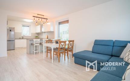 Na prenájom kompletne zariadený 4-izbový byt s benefitmi rodinného domu v Rovinke