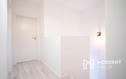 Na prenájom kompletne zariadený 4-izbový byt s benefitmi rodinného domu v Rovinke