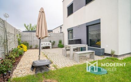 Na prenájom kompletne zariadený 4-izbový byt s benefitmi rodinného domu v Rovinke