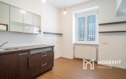 Na prenájom obchodný priestor v samotnom centre Bratislavy