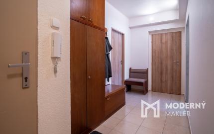 Na prenájom priestranný 3 izbový byt s balkónom v Malackách