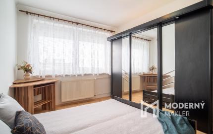 Na prenájom priestranný 3 izbový byt s balkónom v Malackách