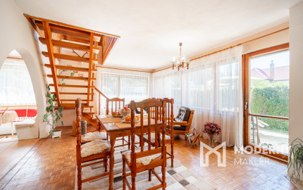 Na predaj 6-izbový rodinný dom v obci Podkriváň