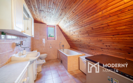 Na predaj 6-izbový rodinný dom v obci Podkriváň