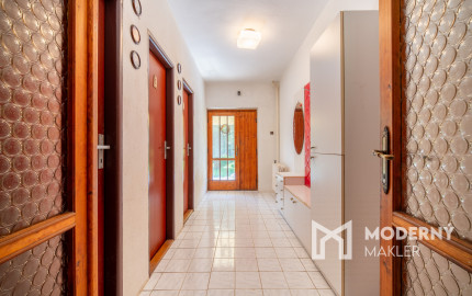 Na predaj 6-izbový rodinný dom v obci Podkriváň