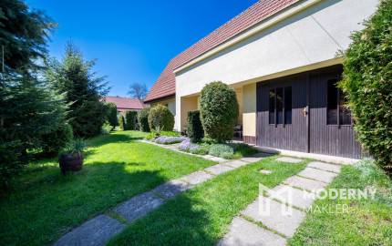 Na predaj 6-izbový rodinný dom v obci Podkriváň