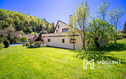 Na predaj 6-izbový rodinný dom v obci Podkriváň