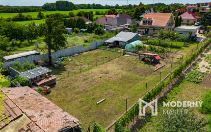 Na predaj pozemok pripravený na výstavbu v Pate