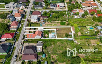 Na predaj pozemok pripravený na výstavbu v Pate