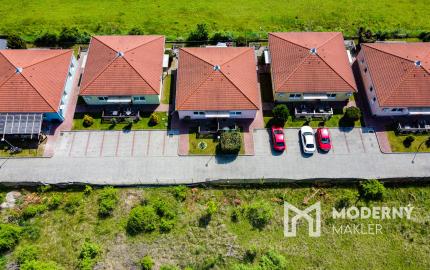 Na predaj 2-izbový byt v Senci pri jazerách s terasou