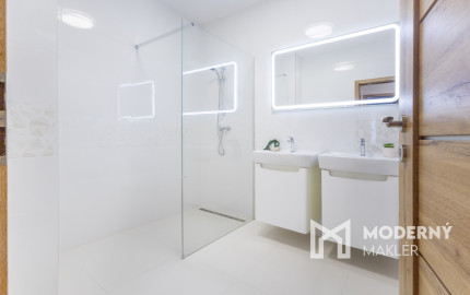 Na prenájom 3-izbový byt v centre mesta Dunajská Streda