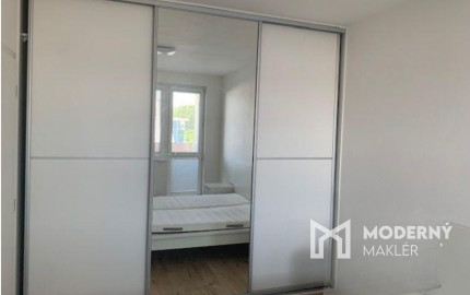 Na prenájom 2-izbový byt na Zlatovskej ulici v Trenčíne