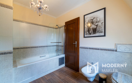 Na predaj nadštandardný rodinný dom s bazénom, Soblahov