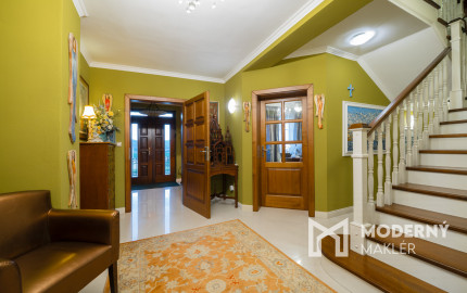 Na predaj nadštandardný rodinný dom s bazénom, Soblahov