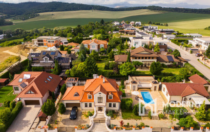 Na predaj nadštandardný rodinný dom s bazénom, Soblahov