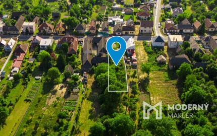 Na predaj slnečný stavebný pozemok v obci Nová Ves nad Váhom