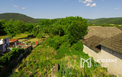 Na predaj slnečný stavebný pozemok v obci Nová Ves nad Váhom