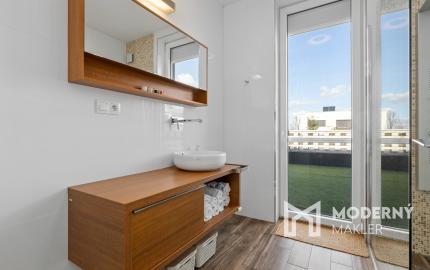 Na prenájom dizajnový 3-izbový byt so 45m2 terasou v Stupave