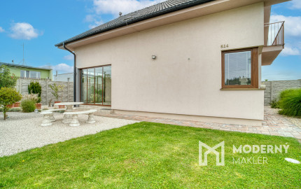 Na predaj rodinný dom s rozľahlým pozemkom v Kostolišti