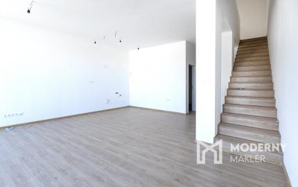 Na predaj 4 izbová bytová jednotka v dvojdome v Lehniciach