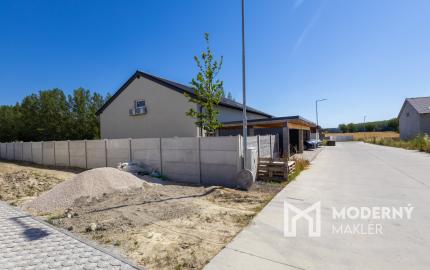 Predaj 4-izbová bytová jednotka v dvojdome v Lehniciach