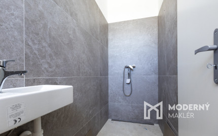 Na predaj 4 izbová bytová jednotka v dvojdome v Lehniciach