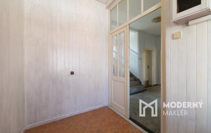 Na predaj rodinný dom s pozemkom a investičným potenciálom v Trenčíne