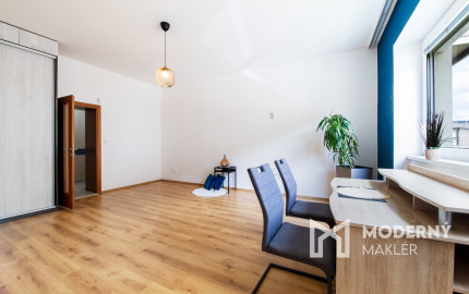 Na predaj 3- izbový byt s parkovaním, Zlatovce Trenčín