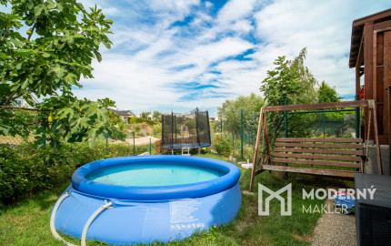 Na predaj dom so vstupom do súkromného jazera v Hrubej Borši