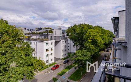 Na prenájom 3-izbový byt v centre Bratislavy pri OC Nivy