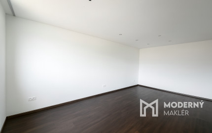 REZERVOVANÉ: Na predaj kompletne zrekonštruovaný 2-izbový byt v Turanoch