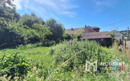 REZERVOVANÉ..Na predaj rodinný 2-izbový domček v pôvodnom stave – Zlatníky, okr. Bánovce nad Bebravou, pozemok 1200 m², tichá ulica, krásne prostredie