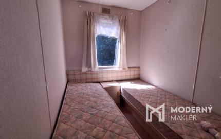 HORNÉ DRŽKOVCE – Mobilný dom s pozemkom pri potoku (790 m²)