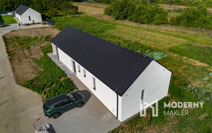 REZERVOVANÉ: Na predaj moderný 4-izbový rodinný dom v Šoporni