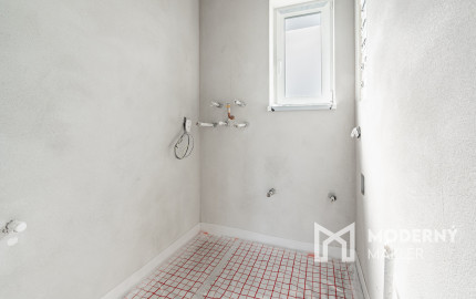 REZERVOVANÉ: Na predaj moderný 4-izbový rodinný dom v Šoporni