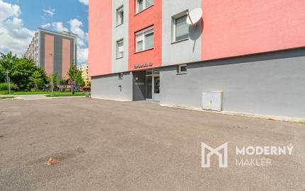 Na predaj garsónka v Seredi