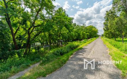 Na predaj garsónka v Seredi