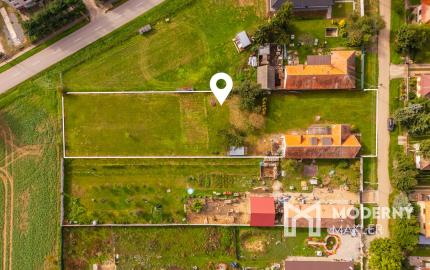 Na predaj priestranný rodinný dom s veľkým pozemkom v Loku pri Leviciach