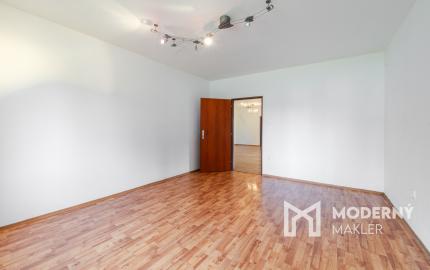 Na predaj priestranný rodinný dom s veľkým pozemkom v Loku pri Leviciach