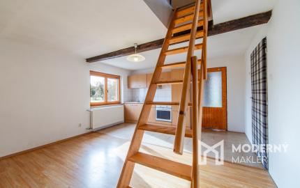 Na predaj priestranný rodinný dom s veľkým pozemkom v Loku pri Leviciach