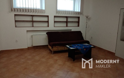 Na prenájom 2 izbový atypický byt v centre mesta BN