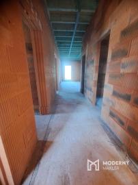 Lukratívna ponuka novostavba v Uhrovci , poz. 527m2