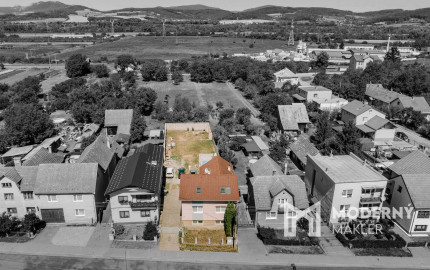 Na predaj poschodový 5-izbový rodinný dom v obci Beluša