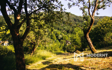Na predaj investičný pozemok so stavebným povolením Vydrná