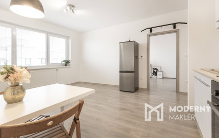 REZERVOVANÉ: Na prenájom 2-izbový byt s loggiou a parkovaním - Hviezdoslavov