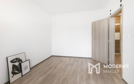 REZERVOVANÉ: Na prenájom 2-izbový byt s loggiou a parkovaním - Hviezdoslavov