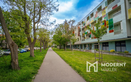 Na predaj kompletne zariadený 2-izbový byt v blízkosti OC Vivo